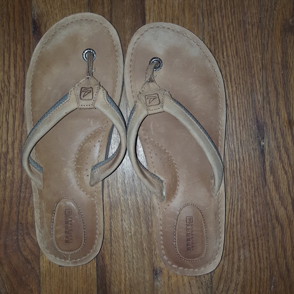 Sperrys leather flip flops